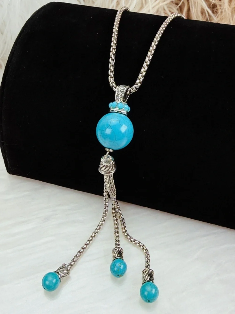 Pretty Silvertone and blue southwestern style fringe pendant costume necklace